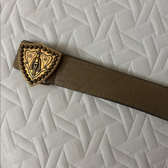 Gucci Hysteria calf skin leather belt gold shield buckle - Picture 3 of 4